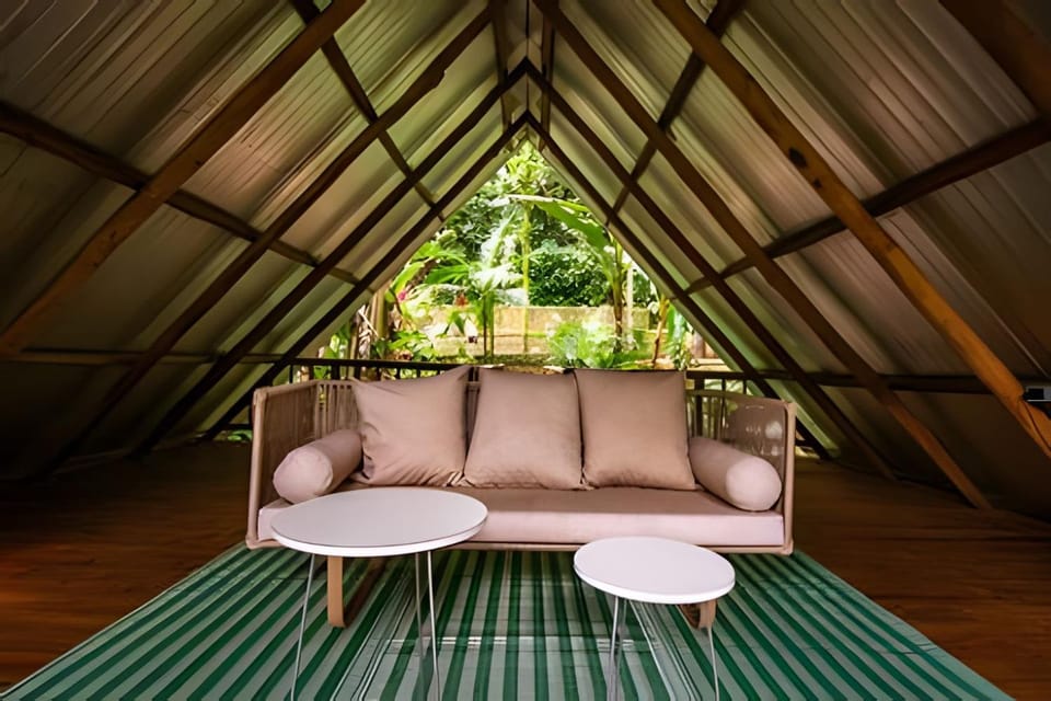 Balcony/Terrace, Area and facilities