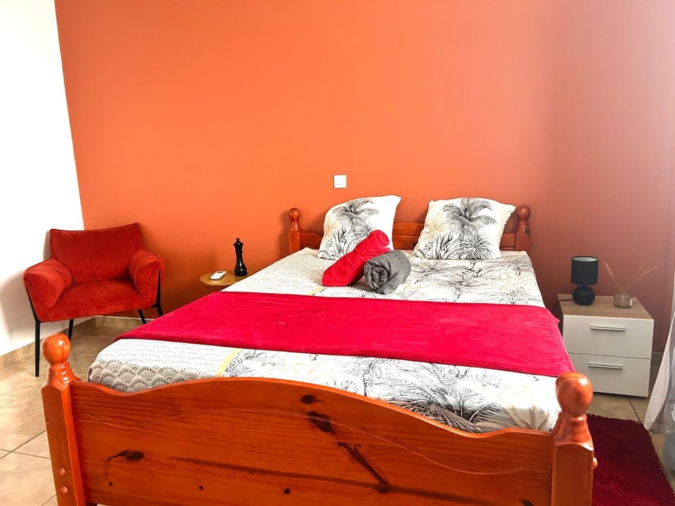Bed, Night, Photo of the whole room, Decorative detail, Bedroom, cot, furniture, internet, towels, air conditioner