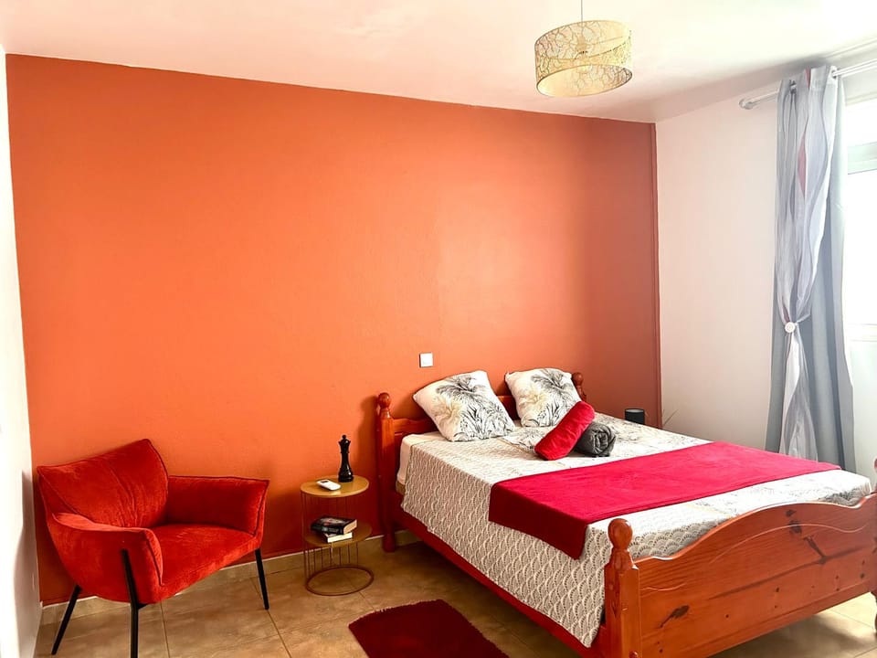 Bed, Night, Library, Photo of the whole room, Decorative detail, Bedroom, cot, flat iron, furniture, internet, towels, air conditioner