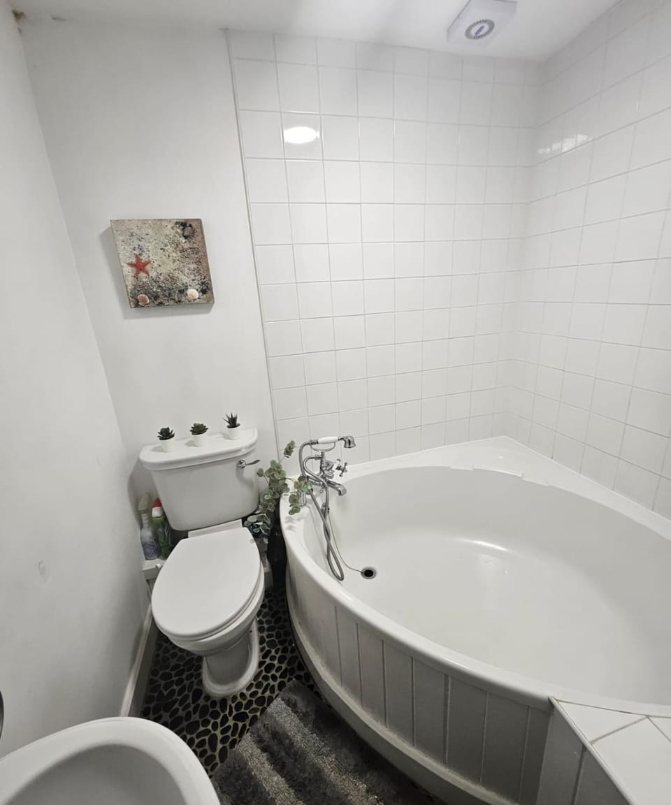 Toilet, Bath