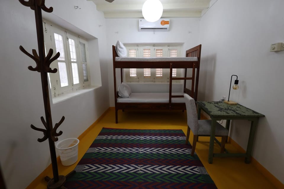 Bedroom, bunk bed