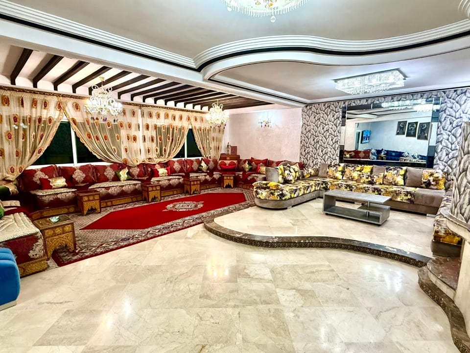 Fabuleux appartement au Centre Ville avec Wifi 100 Mo illimité ! Apartment in Fes