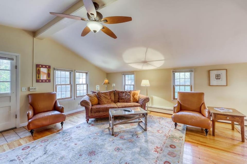Harvest Carriage House House in Morristown