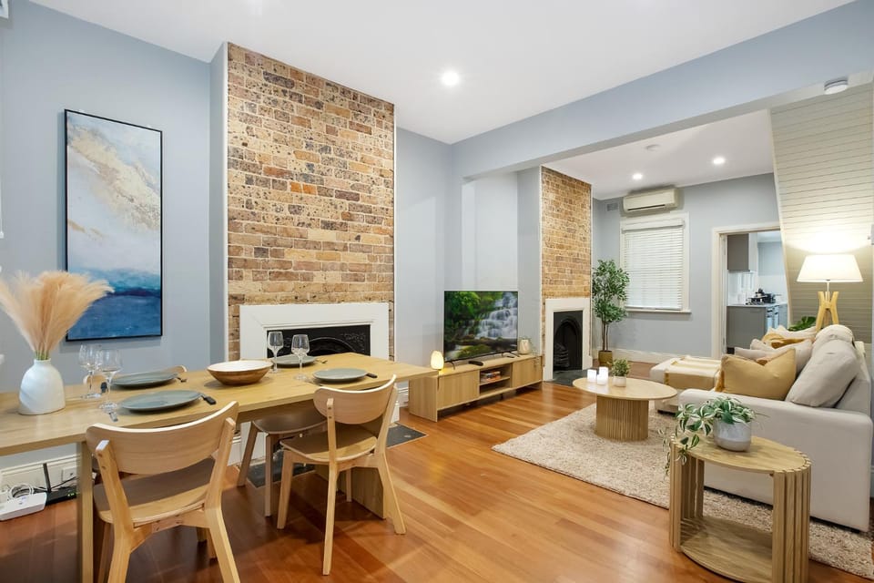 Seating area, Dining area