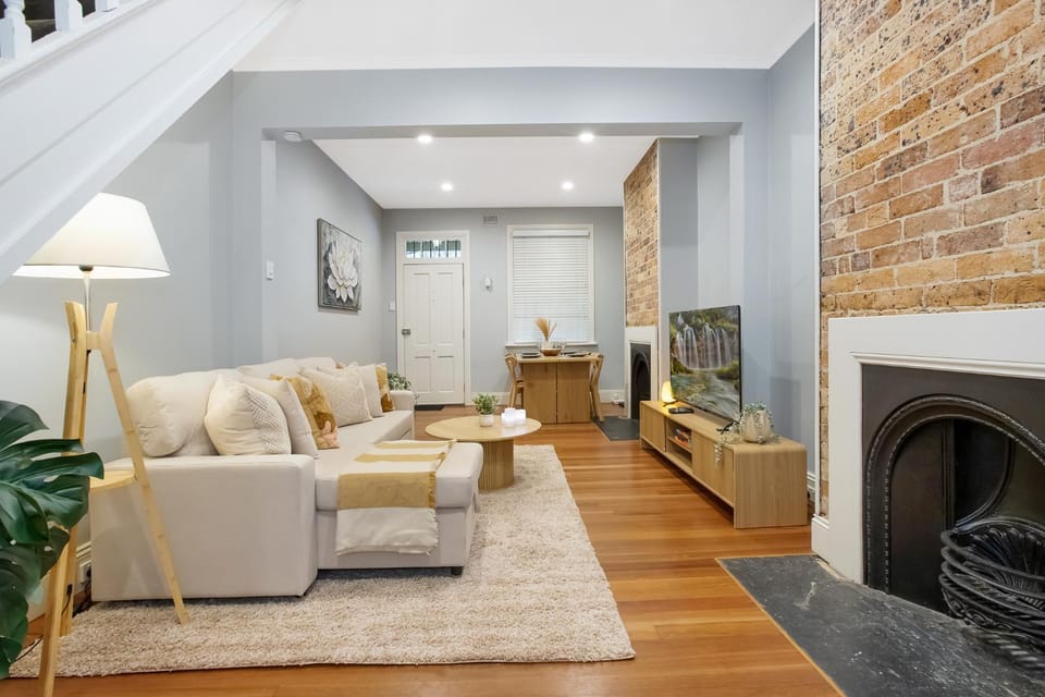 TV and multimedia, Living room, Seating area