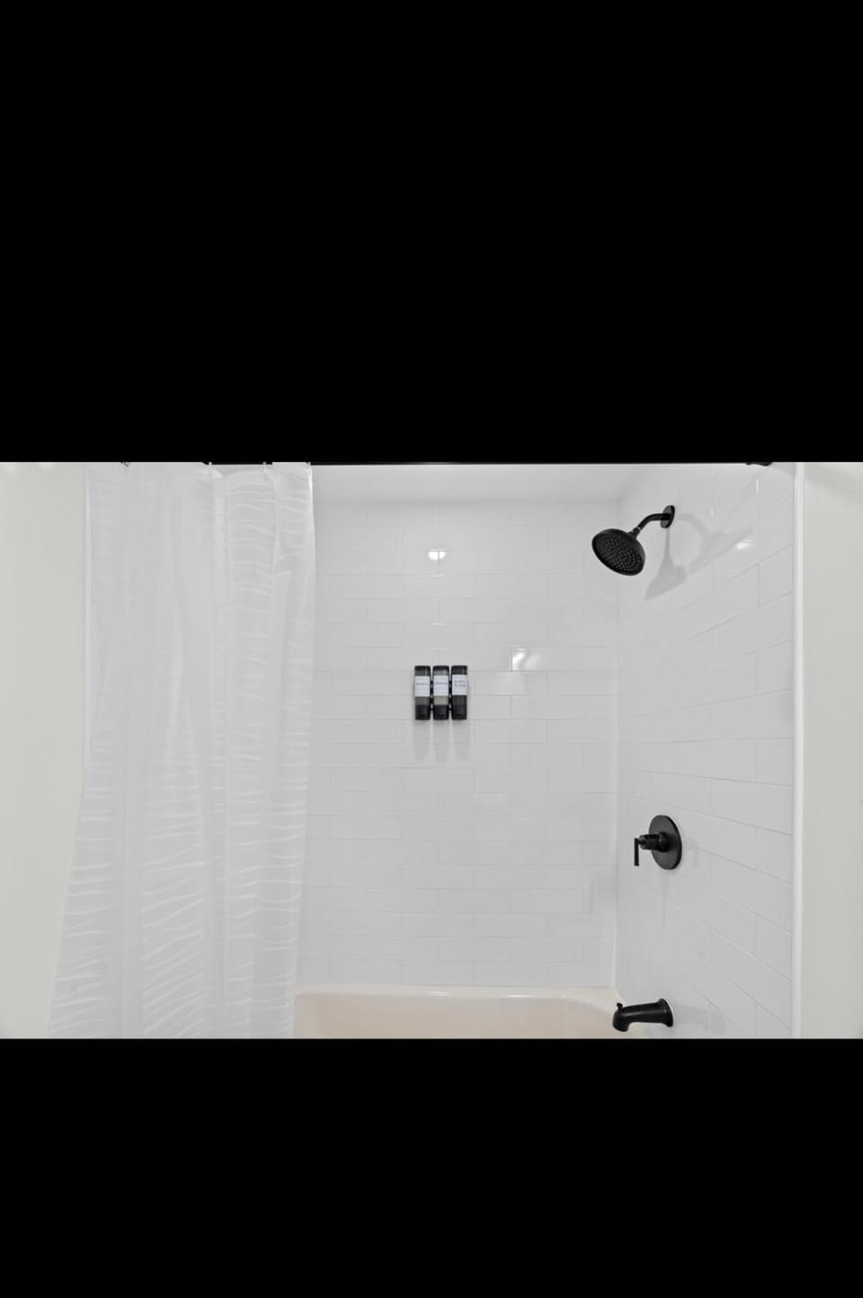 Modern 2 bedroom 1 bath unit 2 Near Airport, Xfinity Arena and Eagles Stadium Apartment in Philadelphia