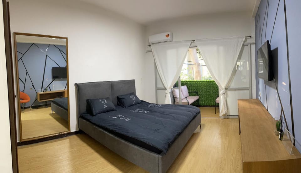Bat Galim BEACH- Mirror apartment Apartment in Haifa