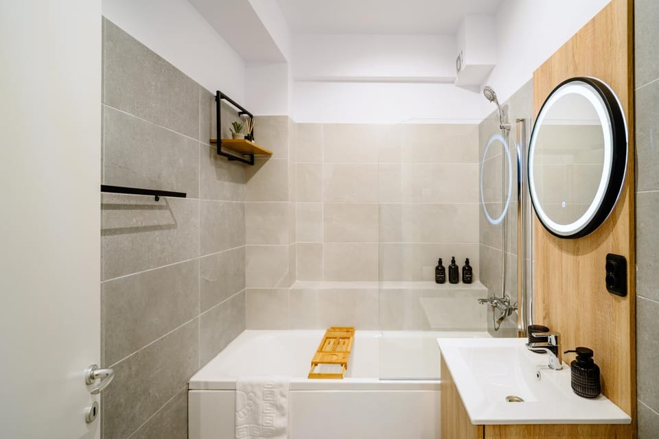 Bathroom, hair dryier, towels