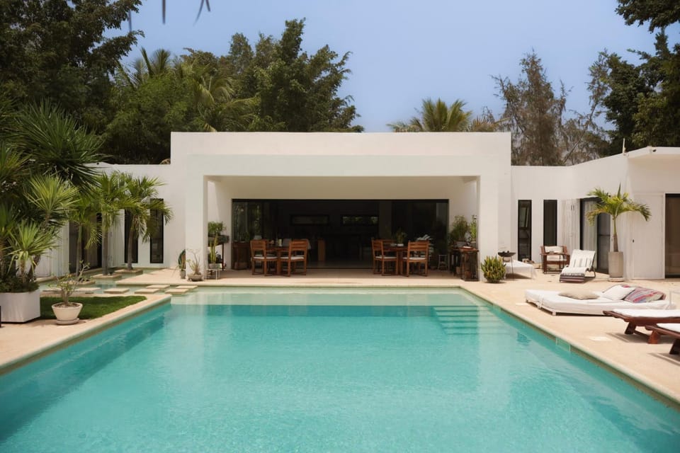 Property building, Patio, Day, sunbed