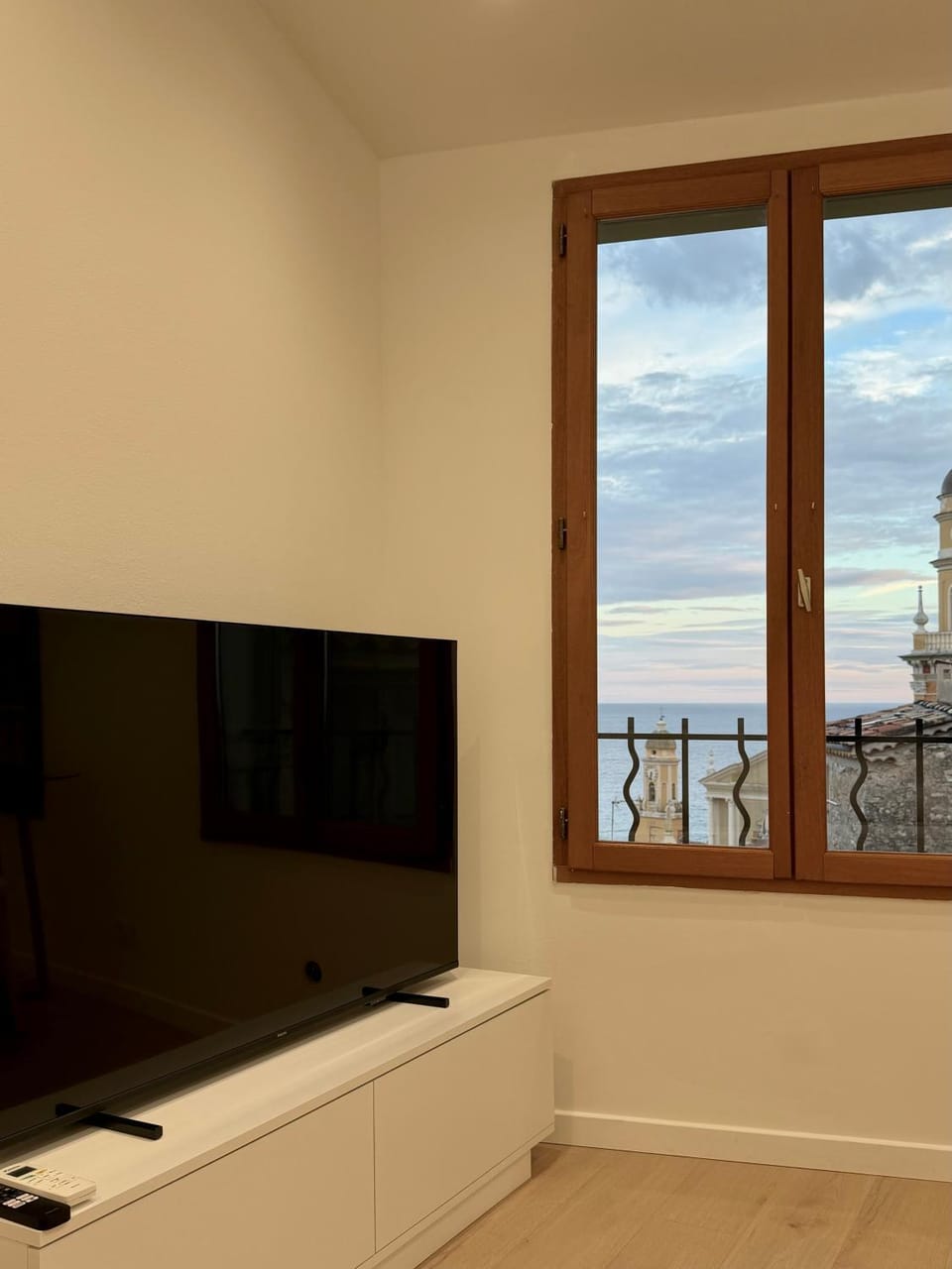 La Résidence du Vieux Château - Splendide Vue Mer Apartment in Menton