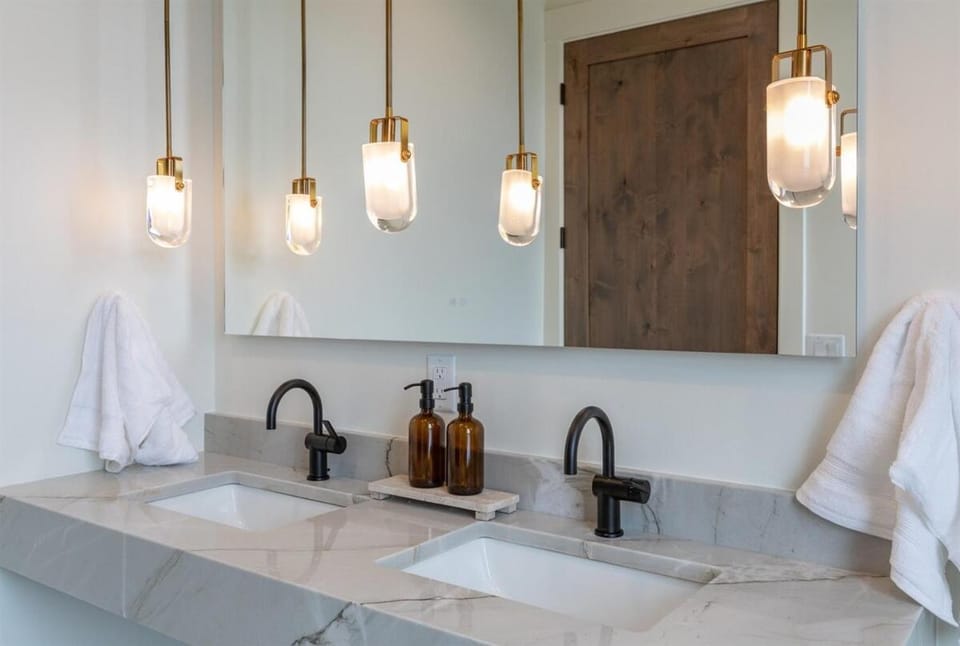 Bathroom, towels
