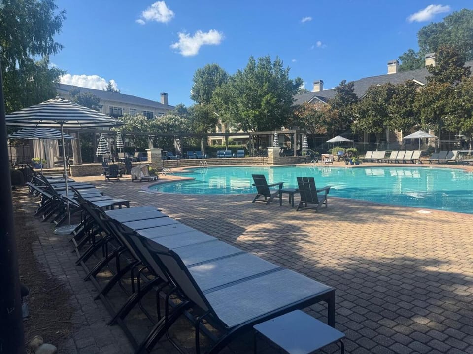 Modern Buckhead Retreat Stylish Near Lenox Apartment in Buckhead
