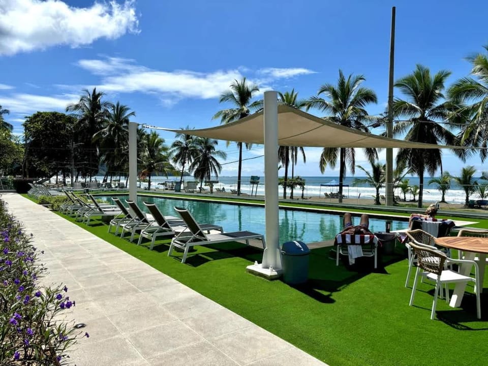Stunning Beachfront 1BR Suite with Ocean View House in Jaco