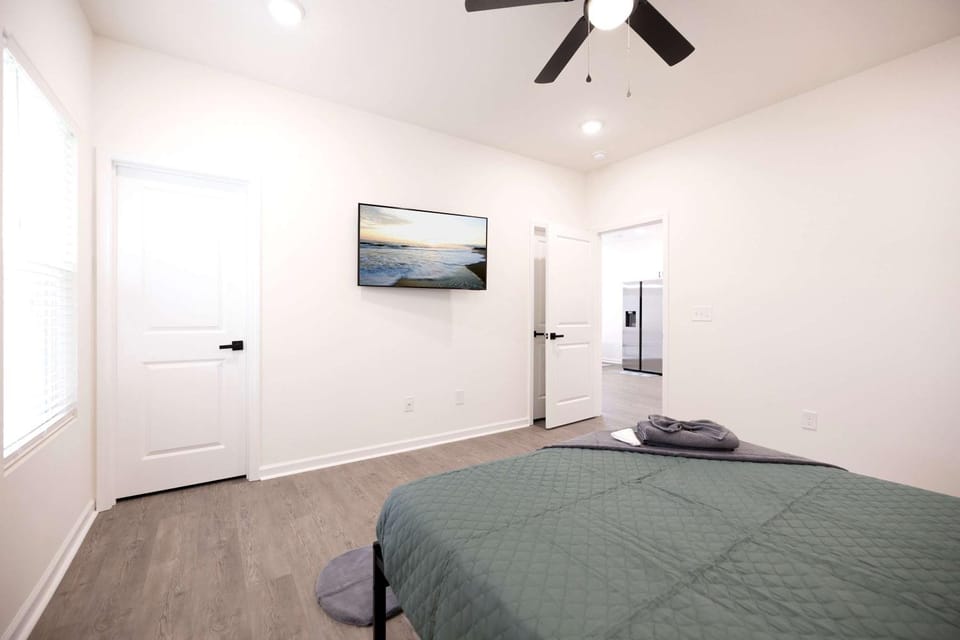 4 Min to Downtown - 10 to Elon - Washer and Dryer House in Burlington