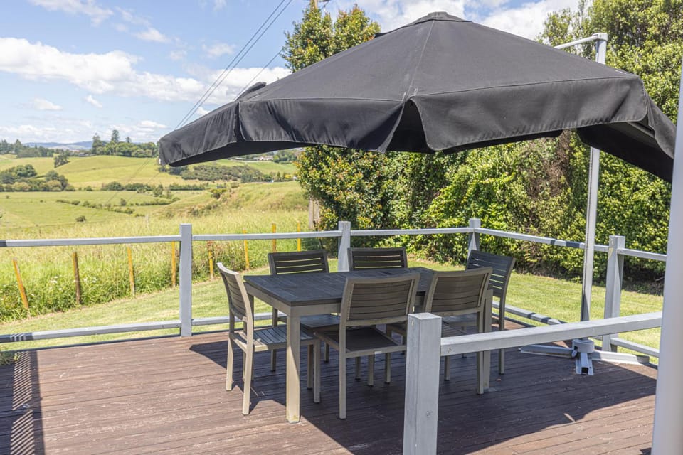 Balcony/Terrace, Seating area, Entertainment, Entertainment
