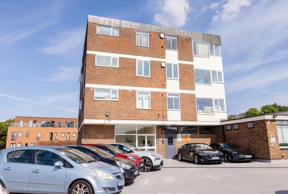 Property building, Facade/entrance, Parking