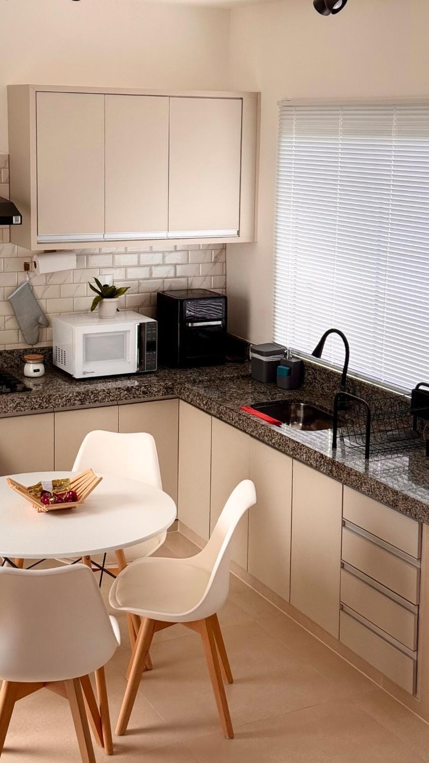Kitchen or kitchenette, Dining area, pet friendly, stove, toaster