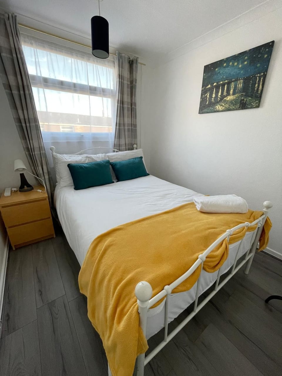 Purley Cottage - 3 Bed House with FREE Parking House in Luton