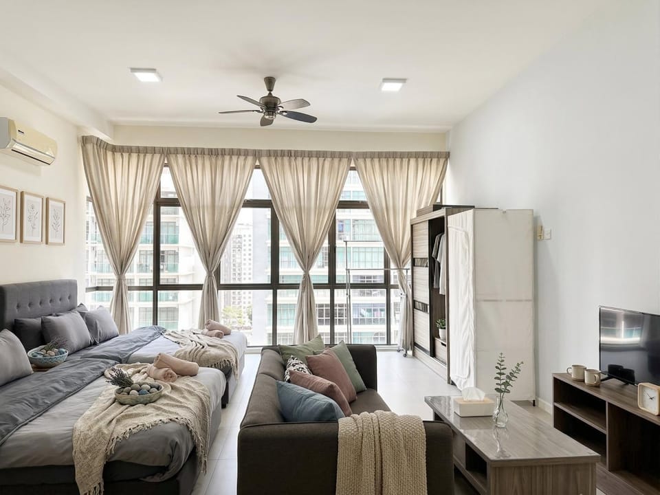 Mount Austin #Palazio B2 #BigStudio 4Pax #Smart TV Apartment in Johor Bahru