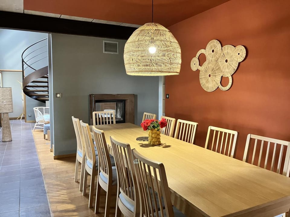 Gîte spacieux à Montbeugny, 14 pers., animaux acceptés - FR-1-489-593 House in Auvergne-Rhône-Alpes