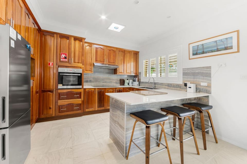 Dolphin Cove - Pet Friendly with Fireplace House in Callala Bay