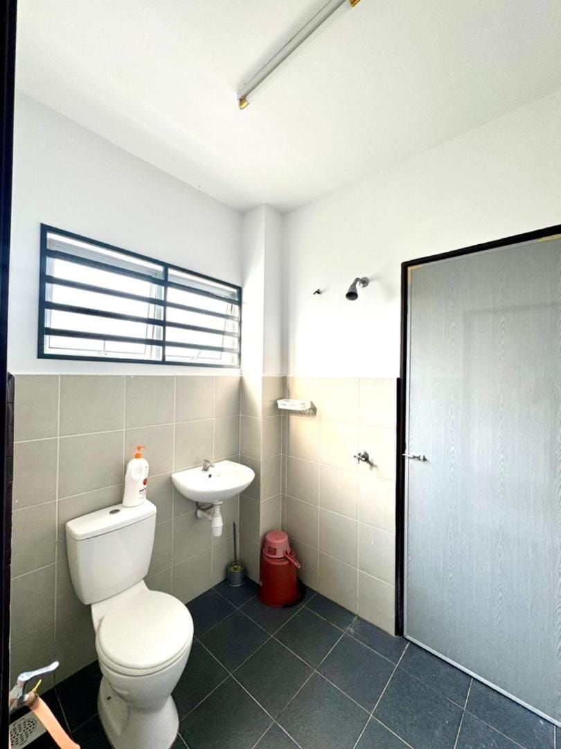 Salak Lestari Homestay Klia Klia2 House in Negeri Sembilan, Malaysia