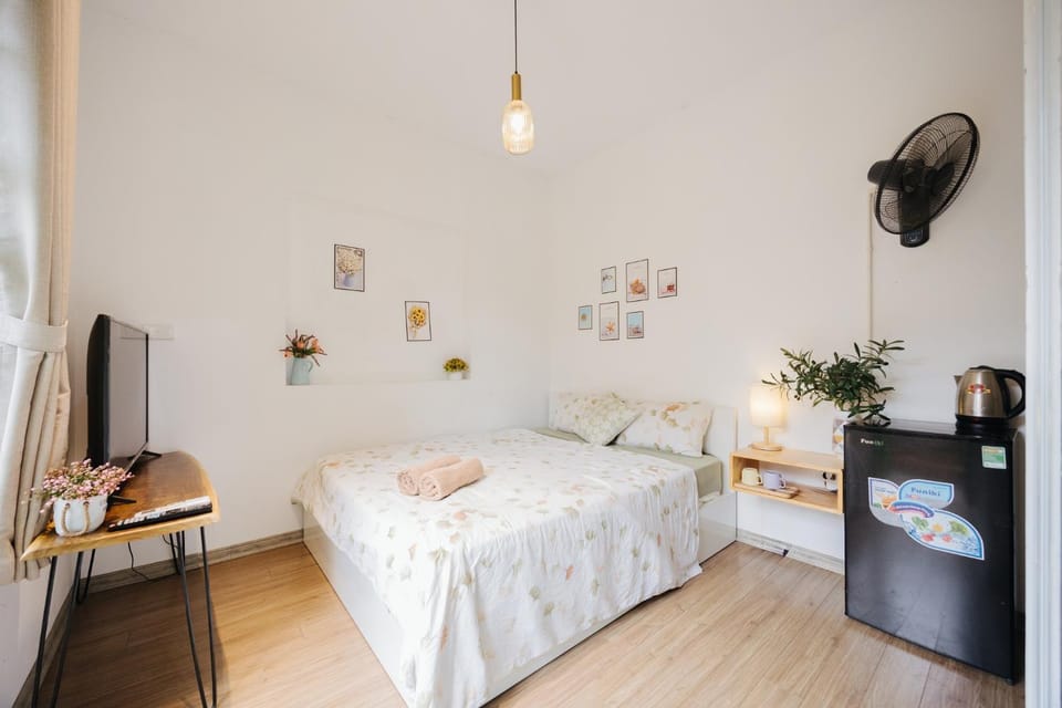 Bed, Photo of the whole room, Bedroom, air conditioner