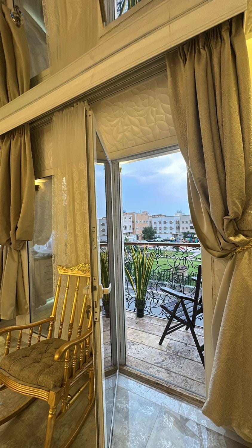 View (from property/room), Balcony/Terrace, Living room, Seating area