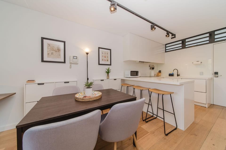 Cosy Urban Escape near Sydneys Top Attractions Apartment in Sydney