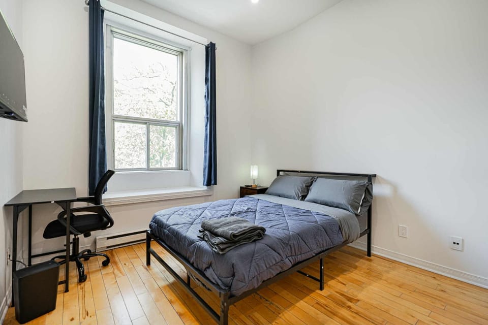 Escape studio with parking near downtown Montreal Apartment in Laval