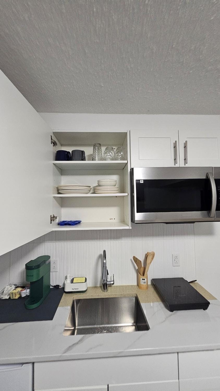 Welcome to Snug Spot - Cozy Studio in The Greens Apartment in Regina