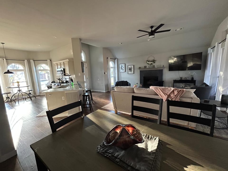 Rockwall Harbor Retreat House in Rockwall