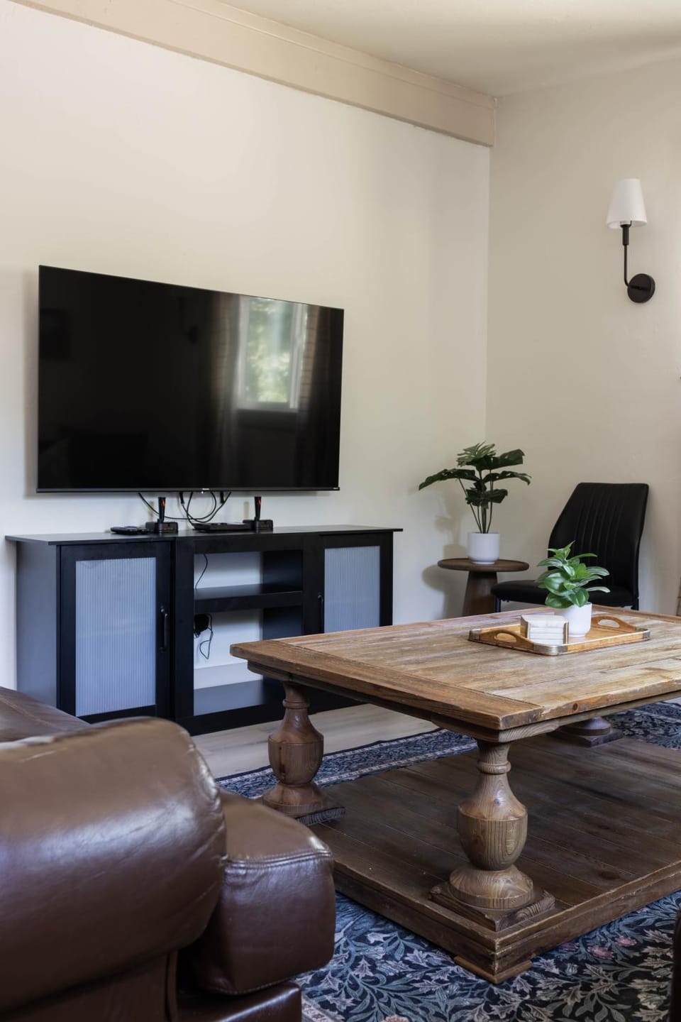 Comfy Home with Game Room & Back Yard - Kid Friendly House in Spring Valley