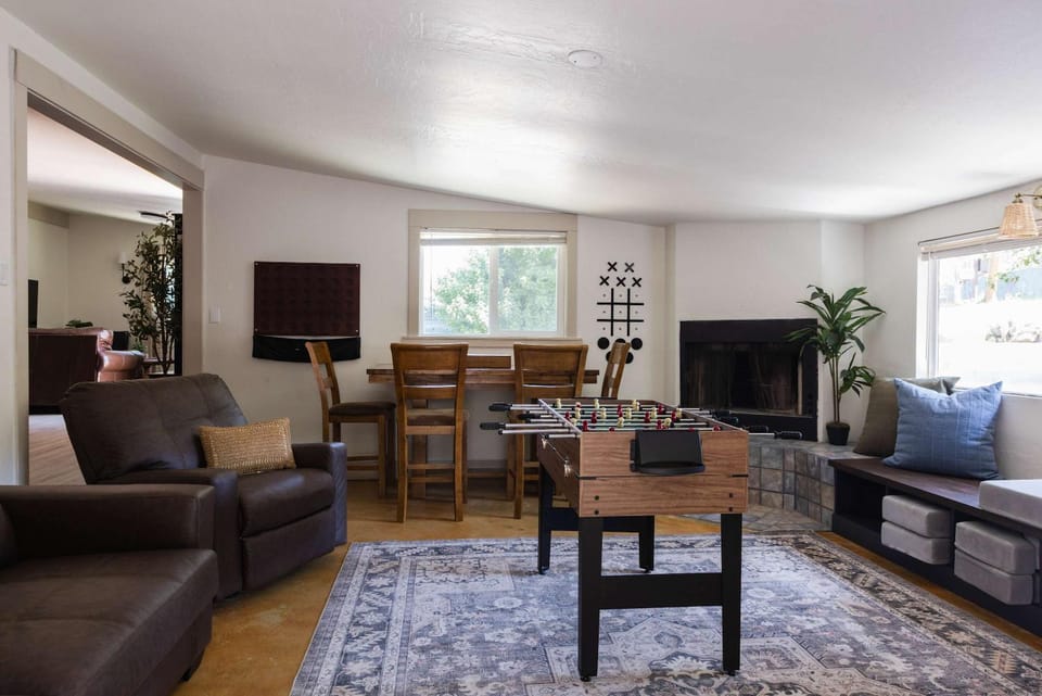 Comfy Home with Game Room & Back Yard - Kid Friendly House in Spring Valley
