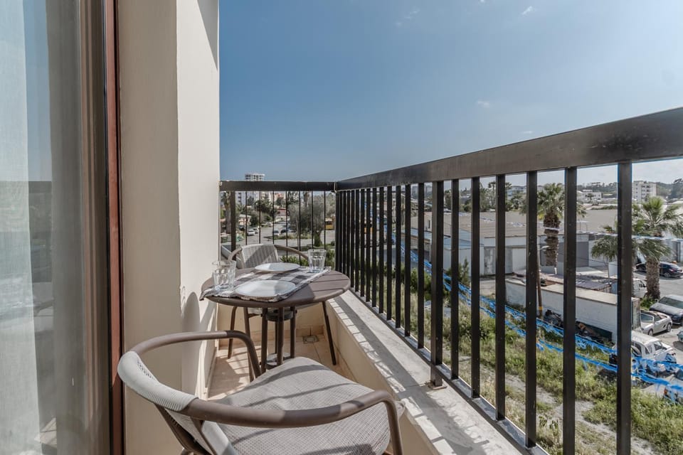 Patio, Day, View (from property/room), Balcony/Terrace, Seating area