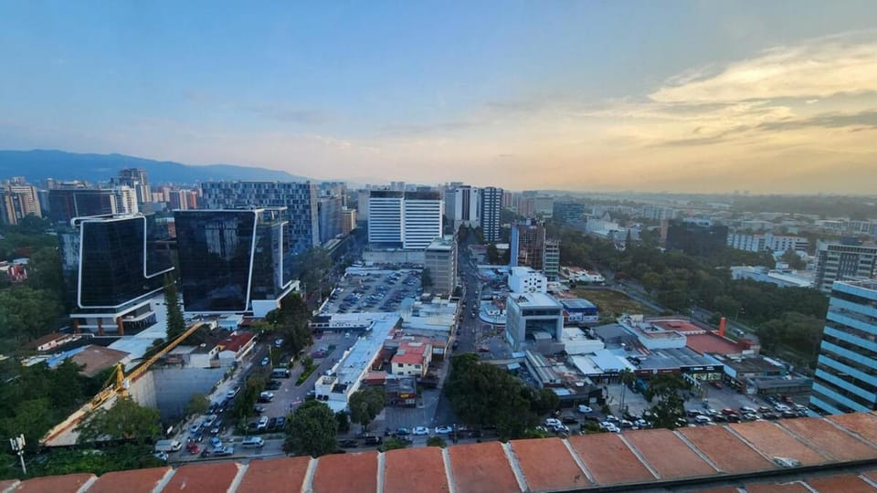 5CERO2 STAYMENTS On Edificio Fiamene Zona 10 Guatemala Apartment in Guatemala City