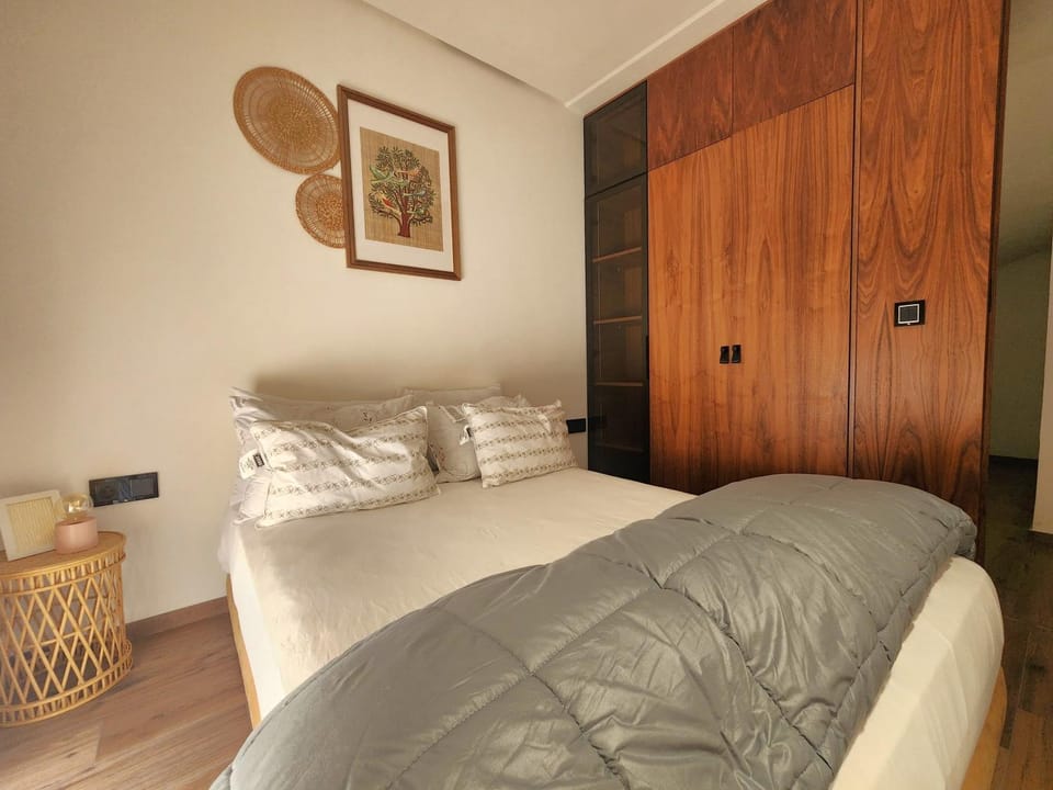 Bed, Photo of the whole room, Bedroom, wardrobe