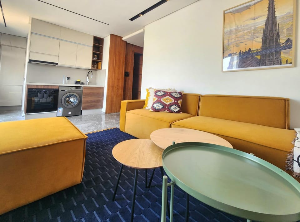 Kitchen or kitchenette, Living room, Seating area
