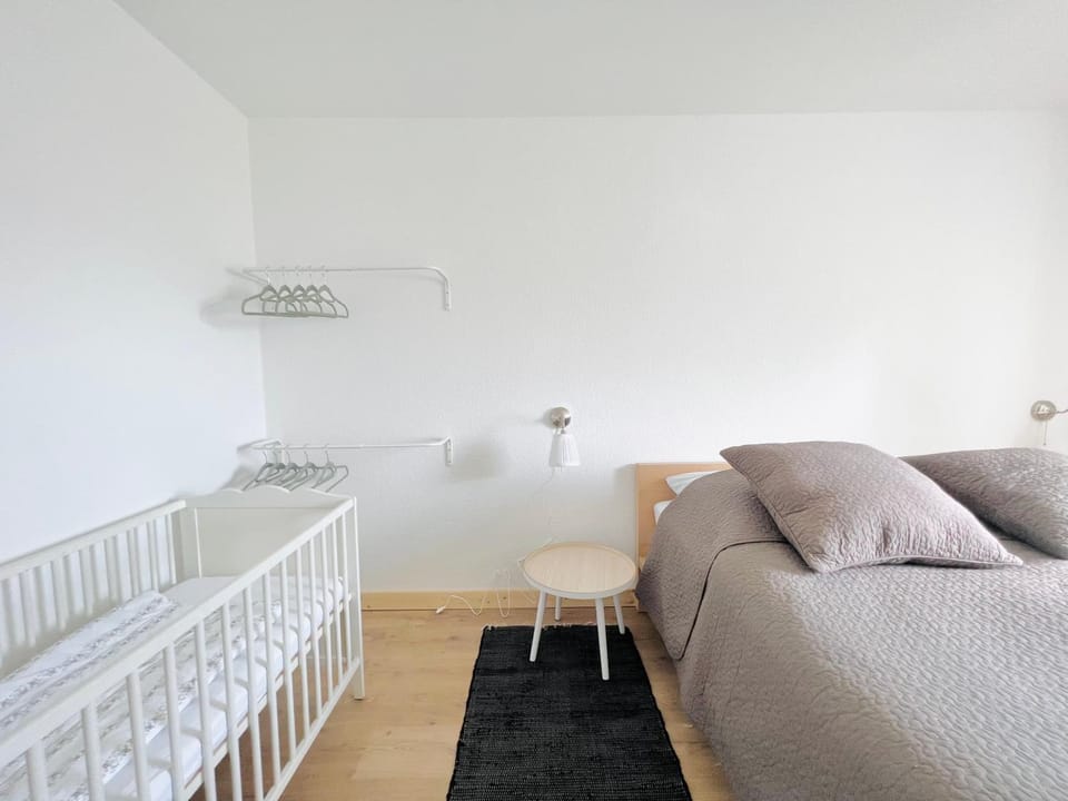 Bed, Bedroom, cot