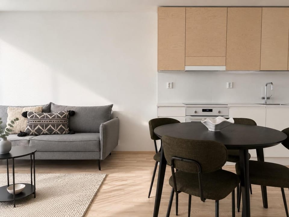 Quiet 10th floor apartment with balcony, next to train station Apartment in Finland