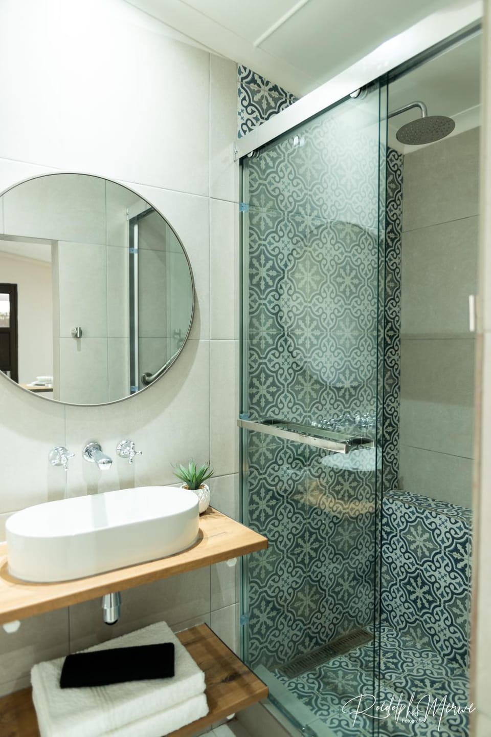 Shower, Bathroom, towels