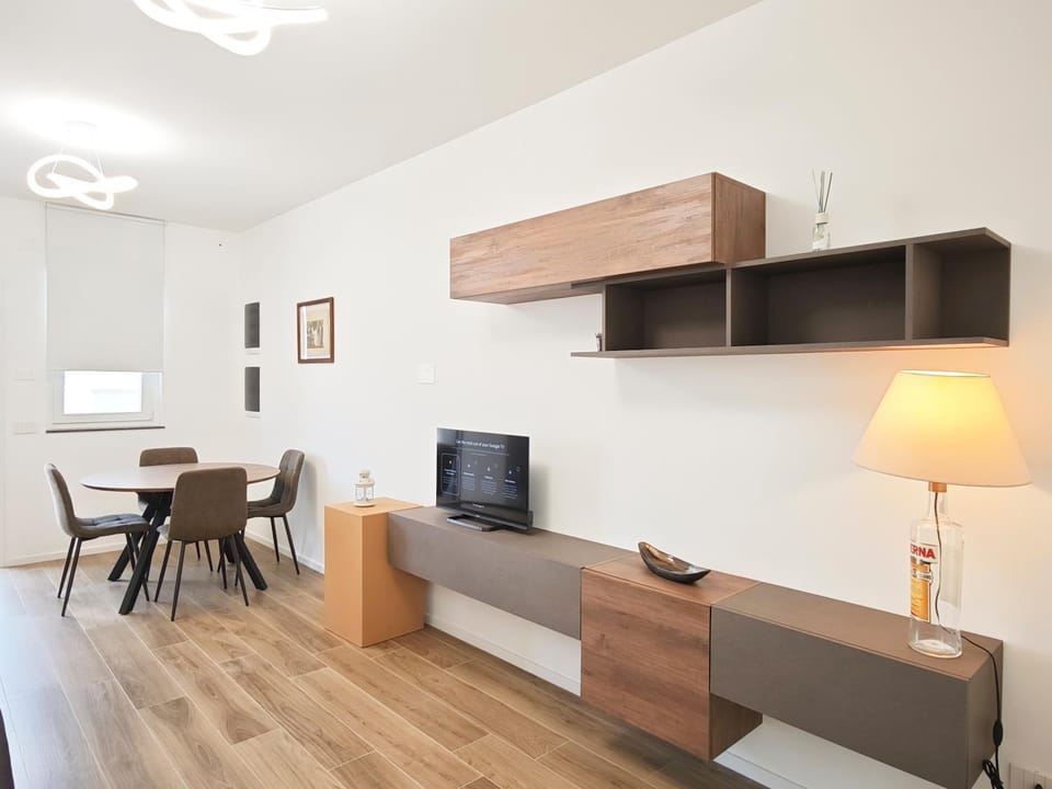 TV and multimedia, Living room, Dining area
