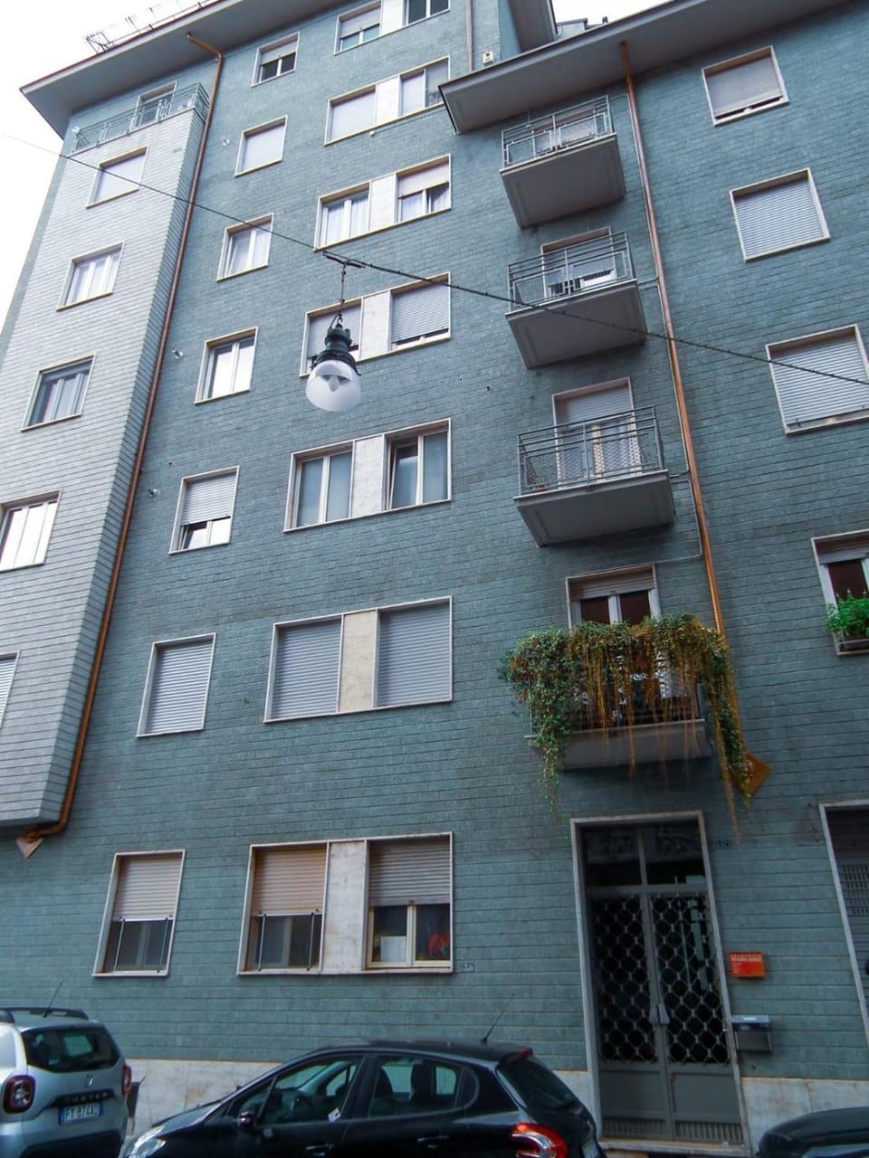 Property building, Location