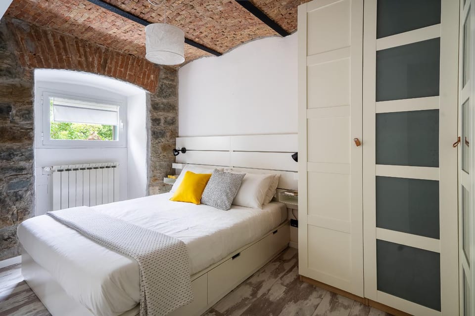 Bedroom, wardrobe
