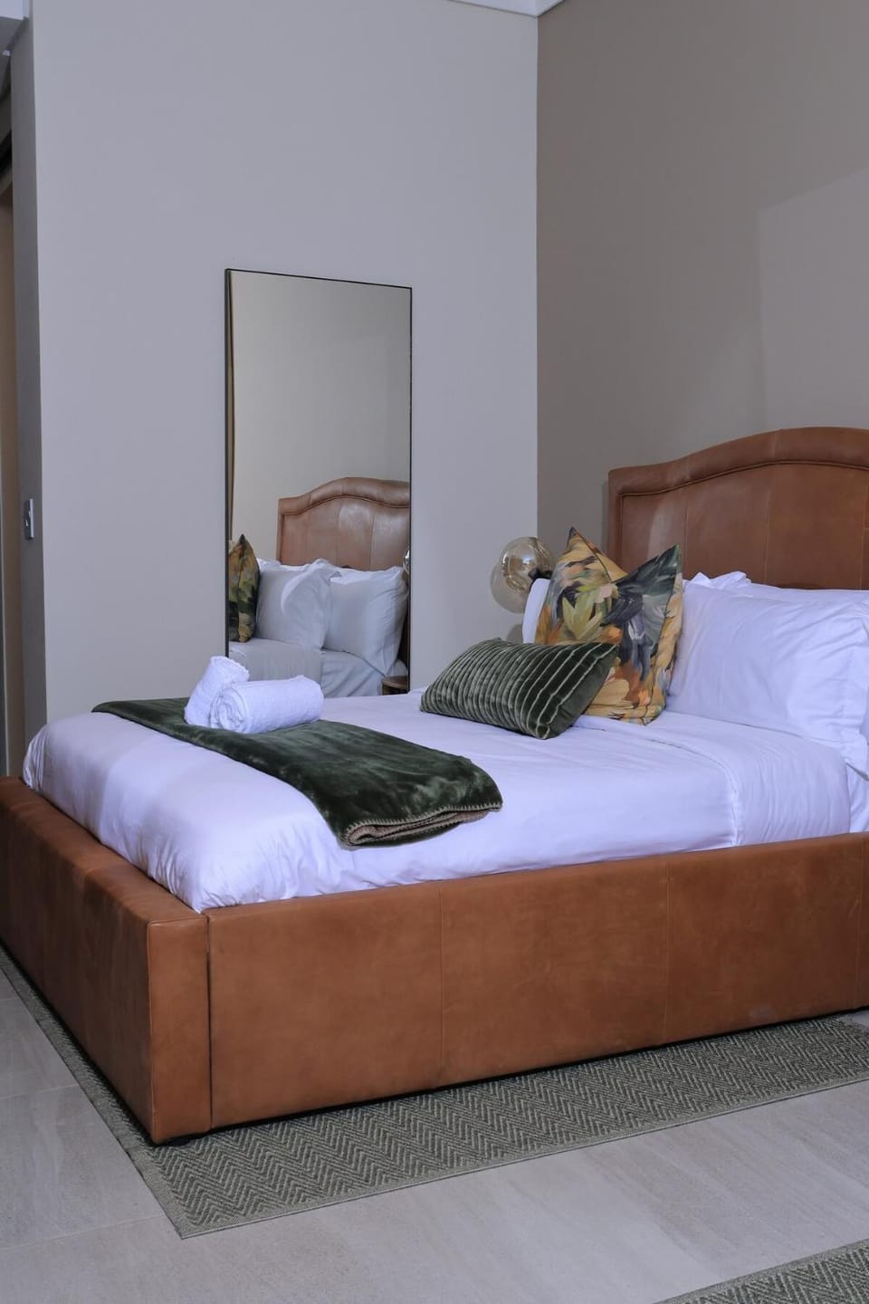 Green Serene Studio, Menlyn Maine Residences 826 Apartment in Pretoria