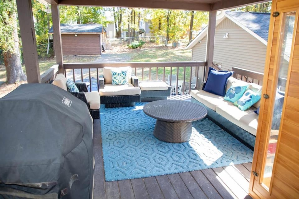 Patio, Balcony/Terrace, Seating area