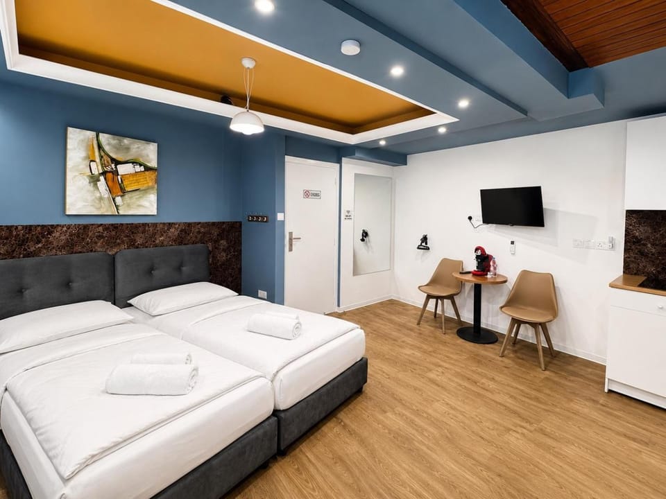 Mini Studio N6 private Bathroom and Kitchenette Apartment in Limassol City