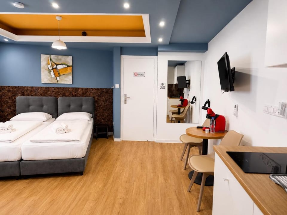 Mini Studio N6 private Bathroom and Kitchenette Apartment in Limassol City