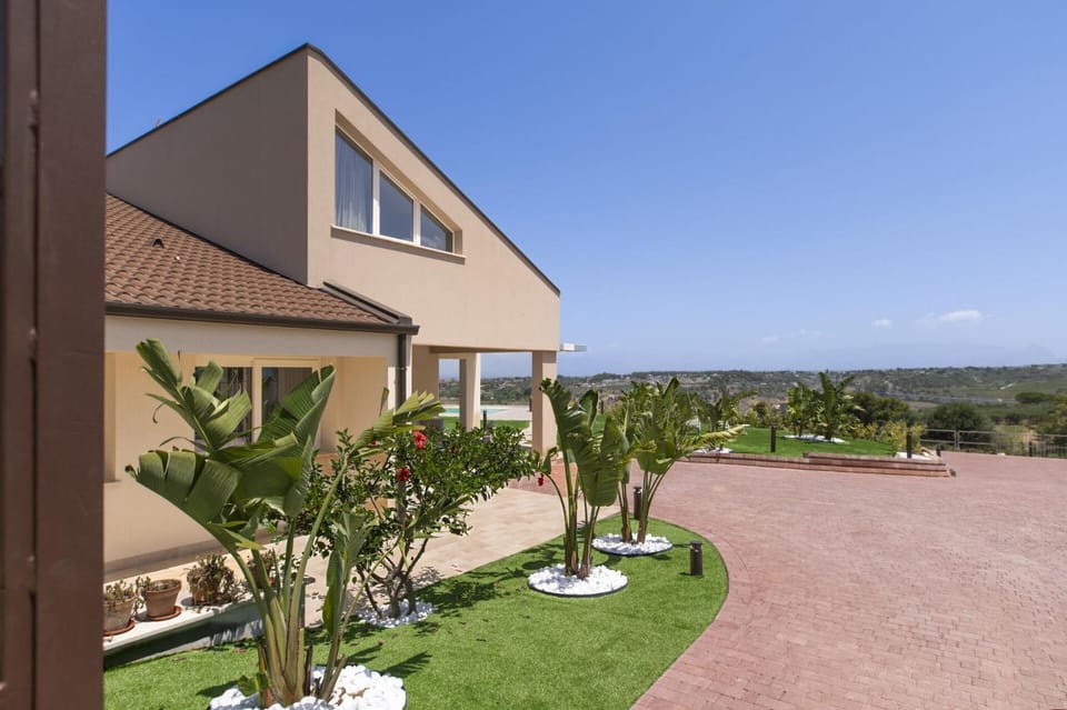 Property building, Garden, Garden view