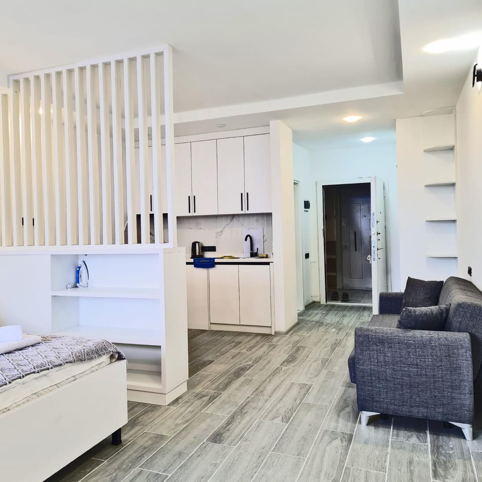 Kitchen or kitchenette, Seating area